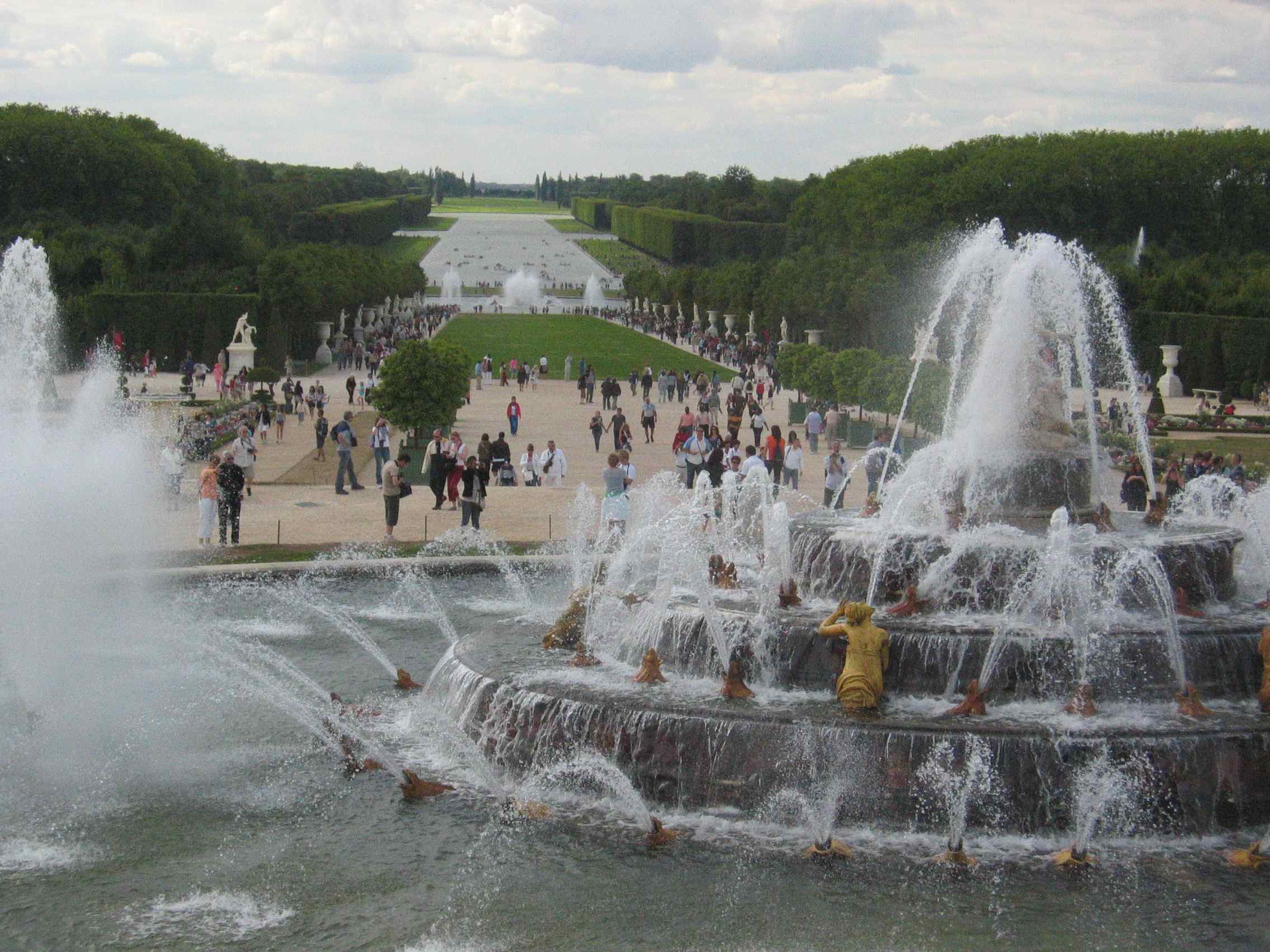View-to-the-Grand-Canal-Gardens-of-Chateau-de-Versailles-Palace-of-Versailles-France-travel